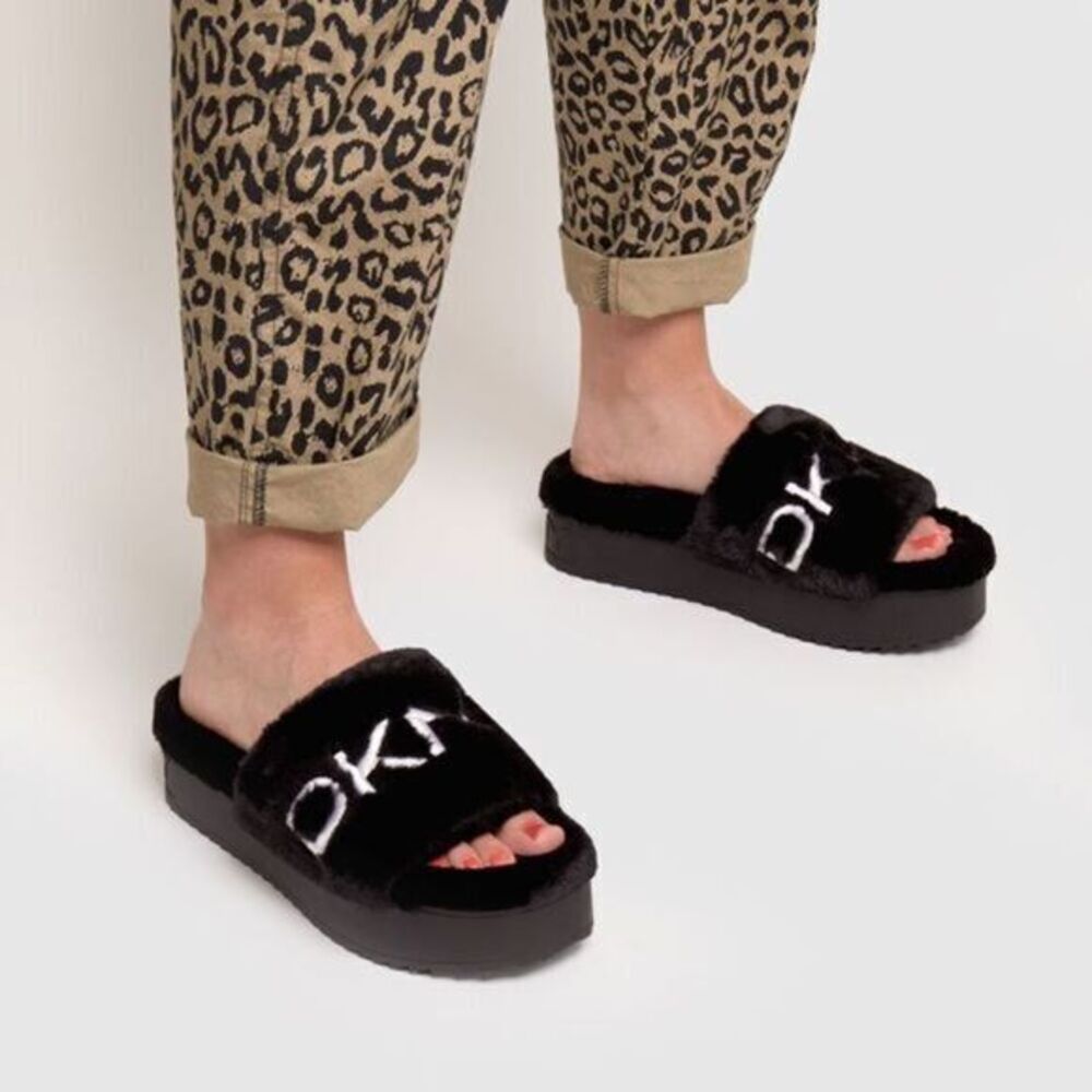 DKNY Women’s Sandals Fur Slides sz 6 Plush Black NEW # Box 828